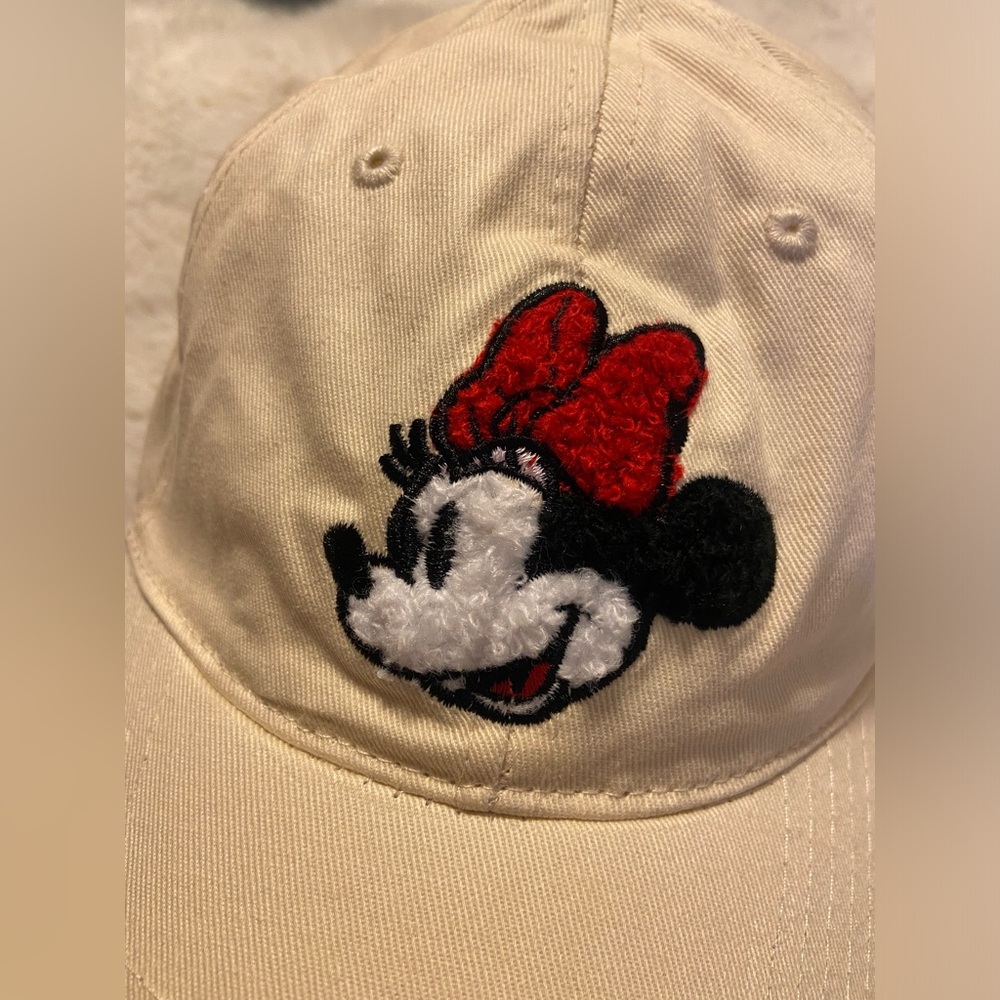 NWT! Disney Minnie Mouse beige adjustable hat - Picture 2 of 8